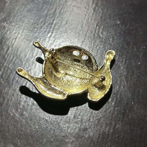 Vintage 1-7/8" Shiny Gold-plated Tone Frosted Finish Bowling Ball & Pins Brooch - Picture 3 of 4